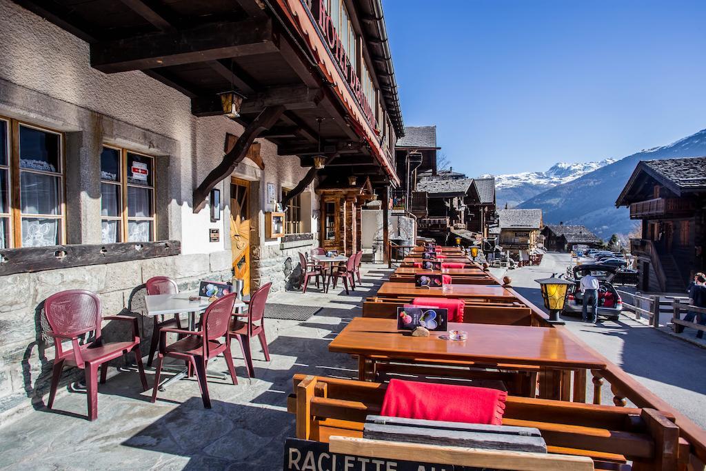 Hotel De Moiry Superieur กรีเมนทซ์ ภายนอก รูปภาพ