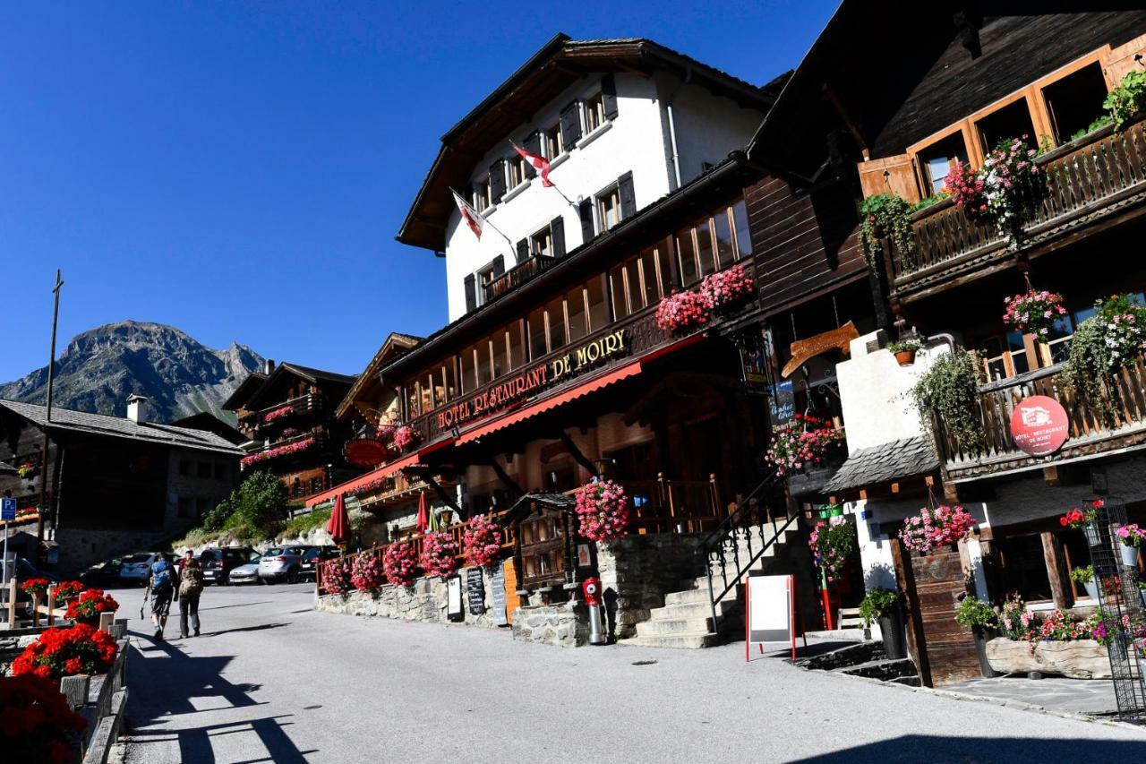 Hotel De Moiry Superieur กรีเมนทซ์ ภายนอก รูปภาพ