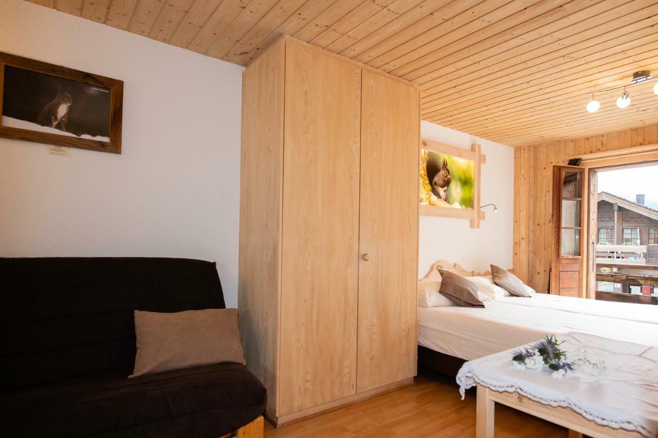 Hotel De Moiry Superieur กรีเมนทซ์ ภายนอก รูปภาพ