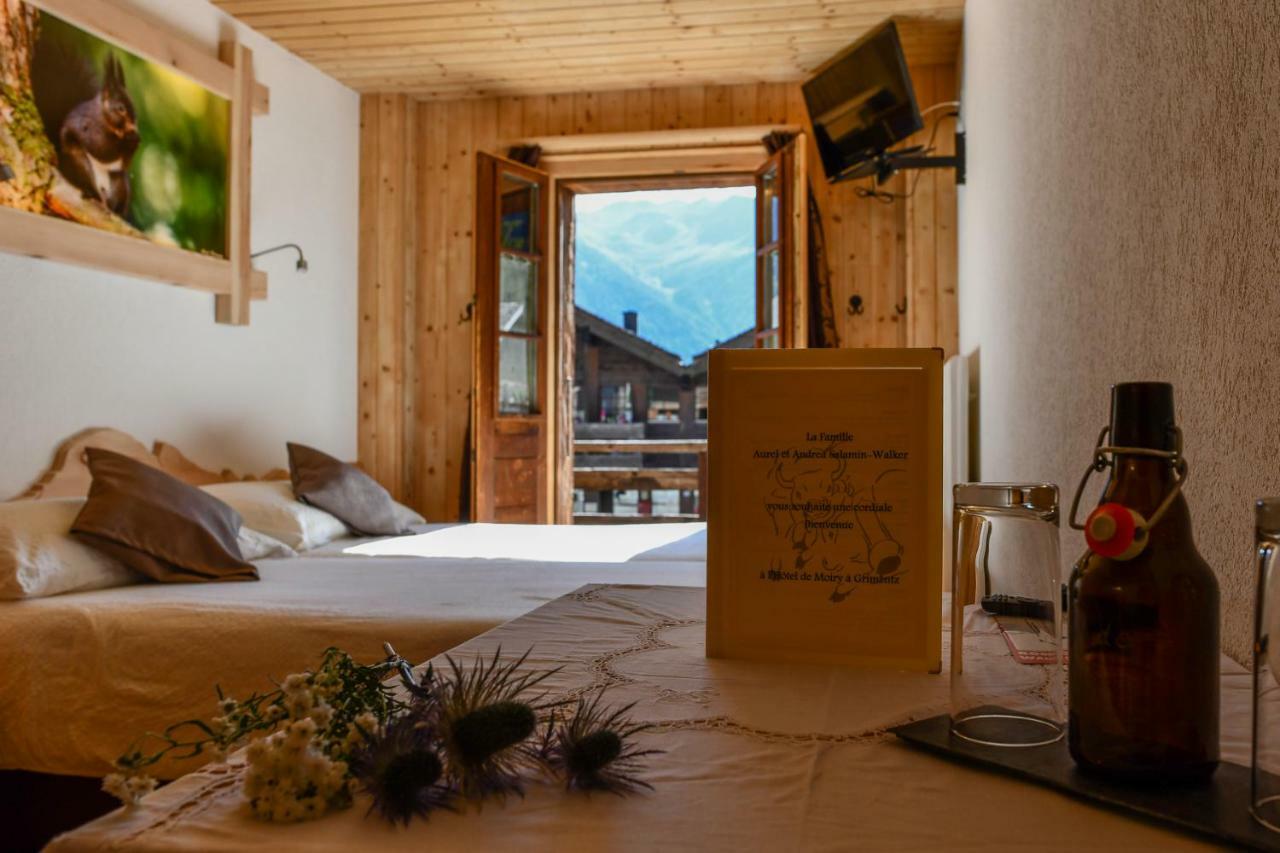Hotel De Moiry Superieur กรีเมนทซ์ ภายนอก รูปภาพ